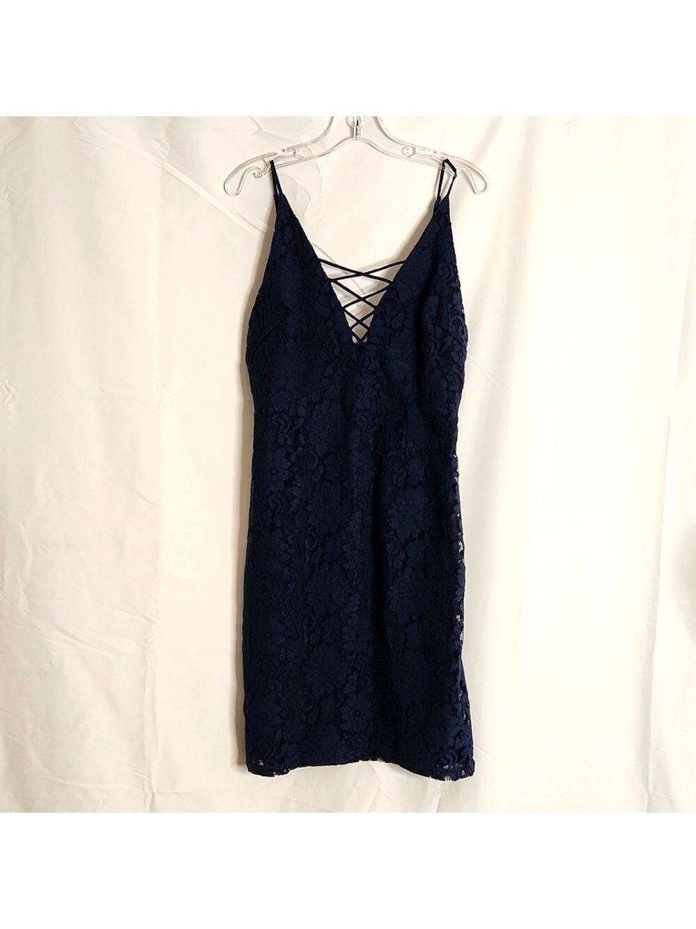 ASTR navy lace plunge criss-cross party cocktail dress  Sz: S - Picture 3 of 12